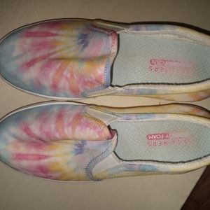 Womens size 9 tie dye skechers